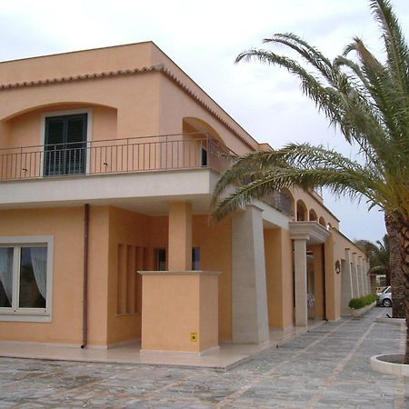 Hotel Ristorante La Lampara Gizzeria Εξωτερικό φωτογραφία