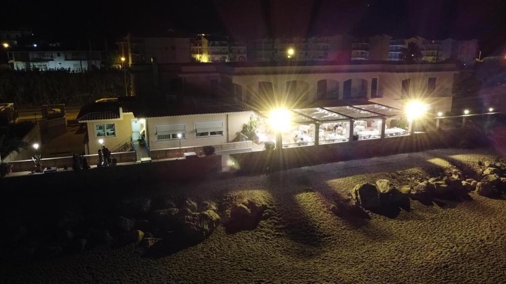 Hotel Ristorante La Lampara Gizzeria Εξωτερικό φωτογραφία