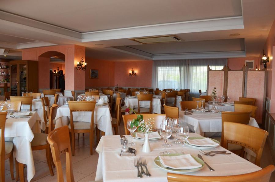 Hotel Ristorante La Lampara Gizzeria Εξωτερικό φωτογραφία