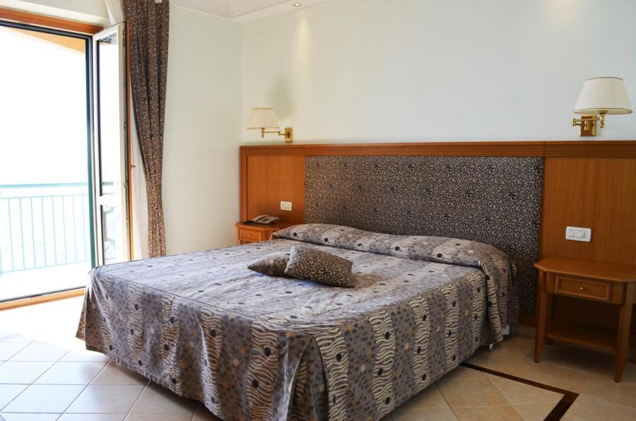 Hotel Ristorante La Lampara Gizzeria Εξωτερικό φωτογραφία
