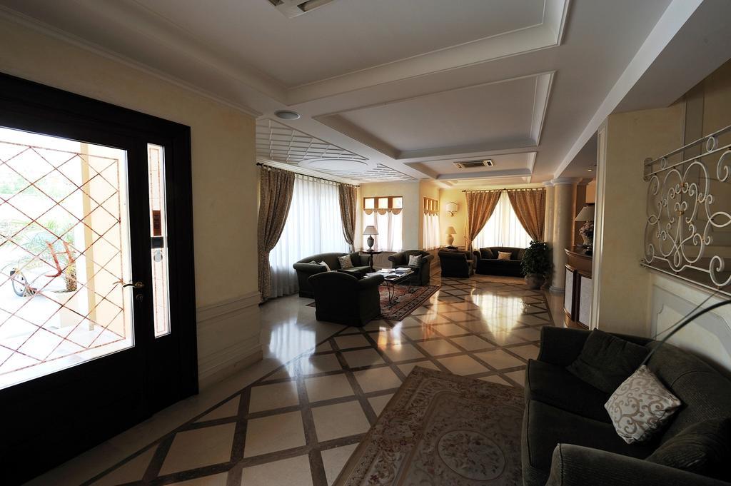 Hotel Ristorante La Lampara Gizzeria Εξωτερικό φωτογραφία