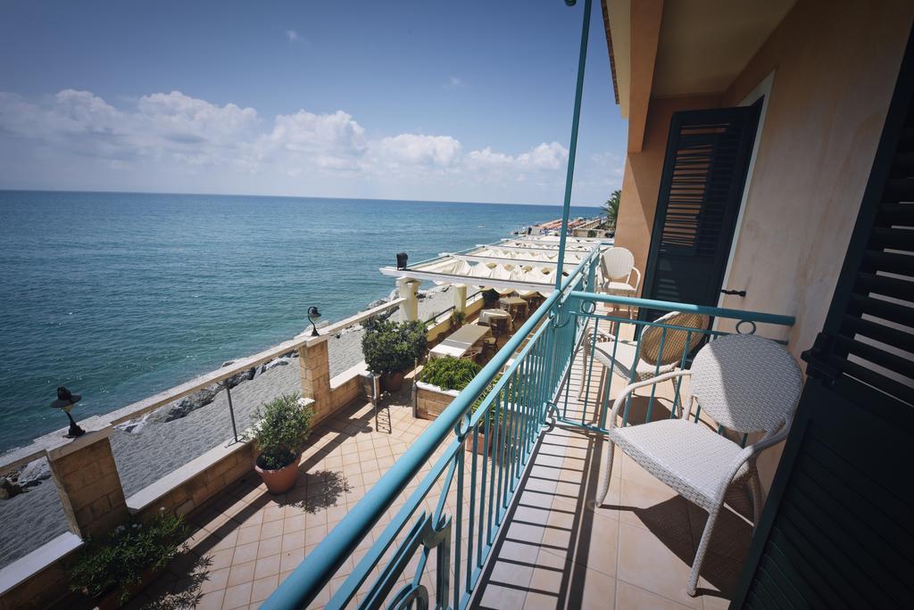 Hotel Ristorante La Lampara Gizzeria Εξωτερικό φωτογραφία